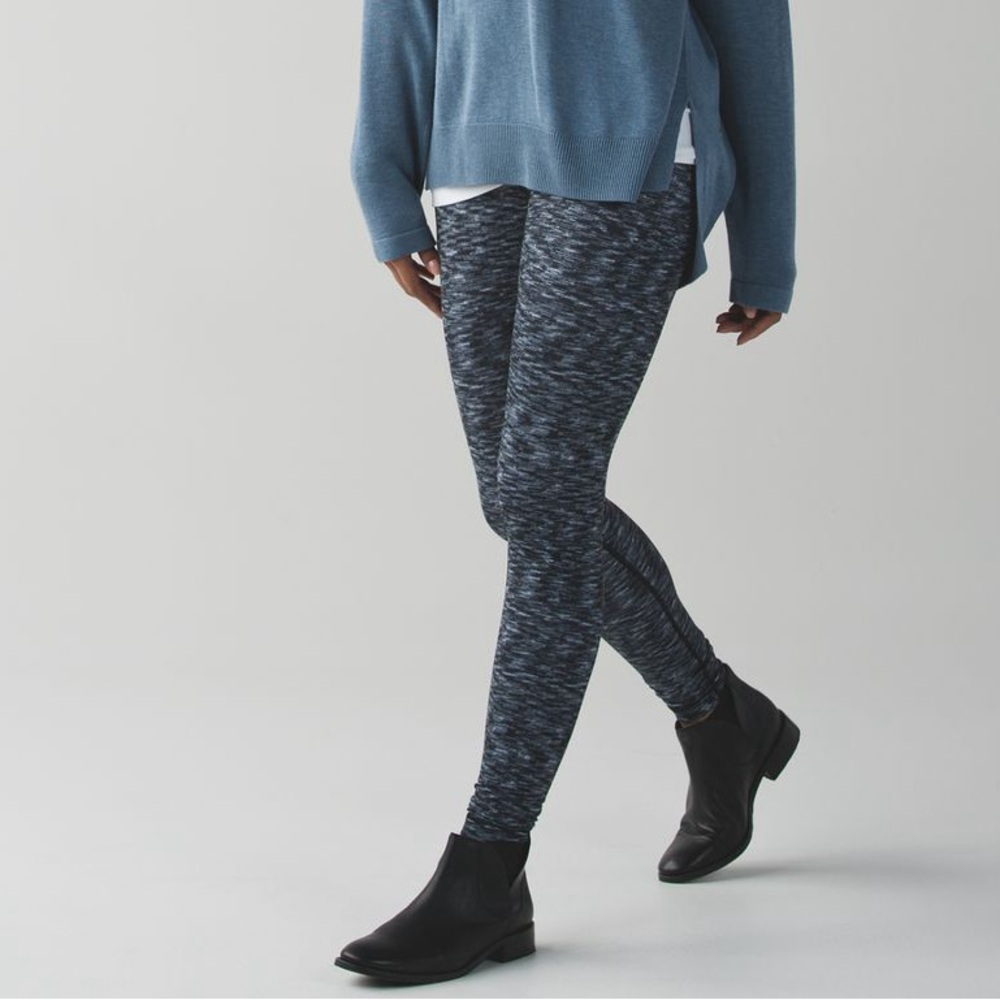 Lululemon Wunder Under Pant (Hi-Rise)
Dramatic Static White Black Leggings